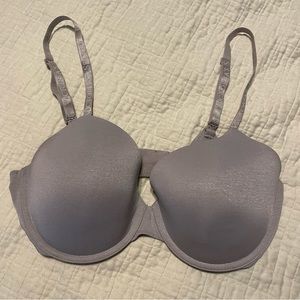 Victoria’s Secret Gray T-Shirt Push-Up Bra (34DD)